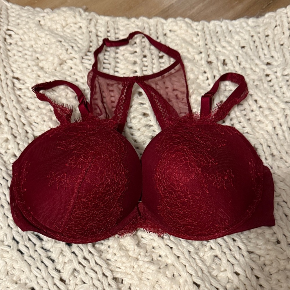 Chic Lace Burgundy Bra